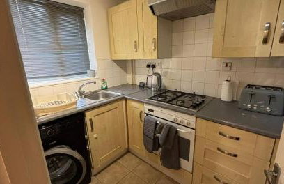 Cosy 2 Bedroom House - Large Driveway, EV Socket, WiFi, Contractor & Leisure Stays - Foto 23