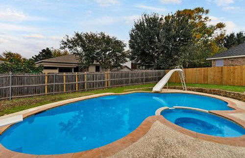 4 BR w/ Pool 10 min to Six flags, AT&T Stadium & Glode Life Park - Foto 5