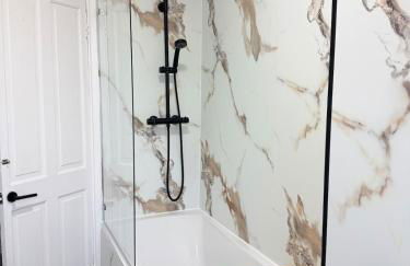 Modern Apartment - Free Parking - Close To Metro - Foto 5