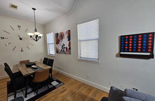 Galleria Comfort 3BR King Bed Private Jacuzzi and Garage - Foto 30