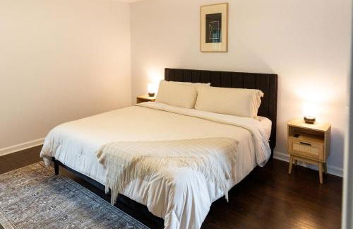 Styled, cozy residential retreat near town center - Foto 9