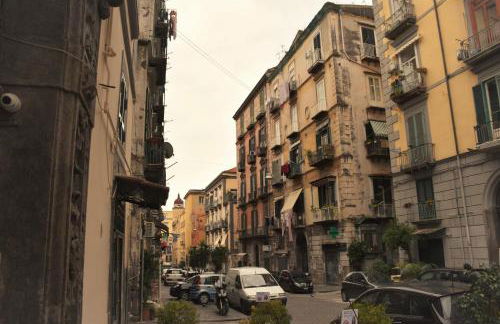 La cartolina di Napoli free parking for small cars only - Foto 33