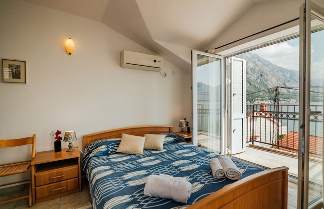 Spacious Family 4BR Seaside House, Fantastic Sea Views, 20 Meters to Beach - Foto 2