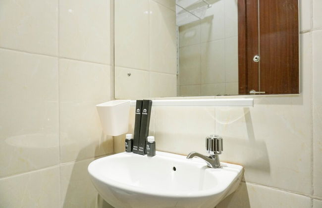 Best Studio Apartment Vittoria Residence with Sofa Bed - Photo 18