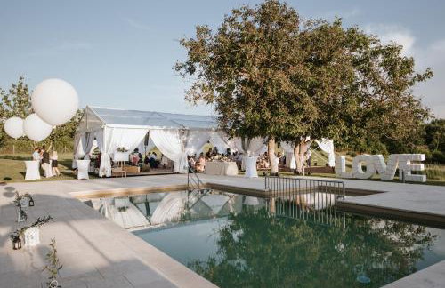 Villa Poropati, Grožnjan, Istria - Luxury Countryside Estate for up to 19 persons - Large pool of 80m2 with kids section - Foto 35