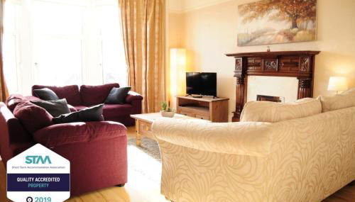 A Spacious Flat with Character - Private Car Space - Foto 1