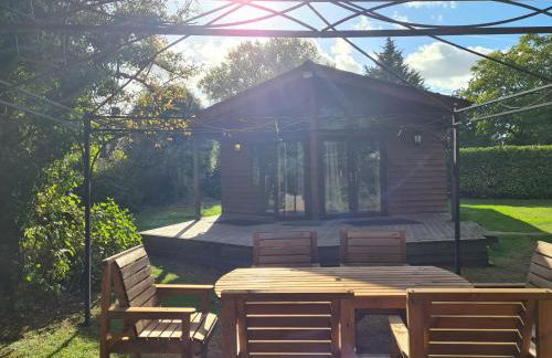 The Reading Chalet and gardens, suitable for contractors - Photo 14