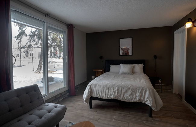 One Bedroom Condo Near Whyte Ave - Photo 4
