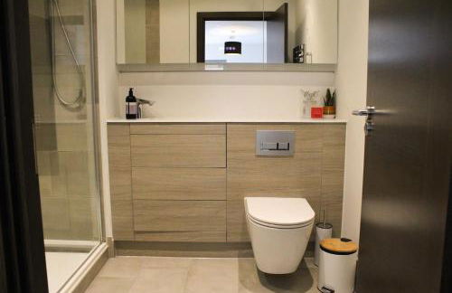 Stylish Essex Apartment, Balcony & Scenic Views - Foto 55