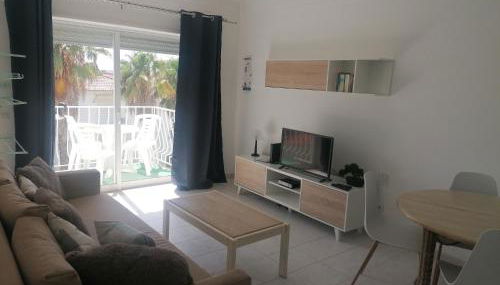 Ariana Apartment - Photo 4