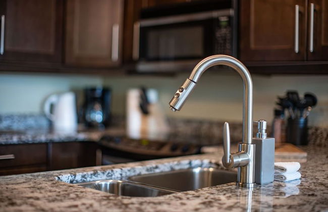 Selkirk Snug by Revelstoke Vacations - Photo 6