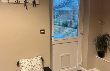 The Cwtch,Self Contained Coastal Annex Freshwater - Photo 7