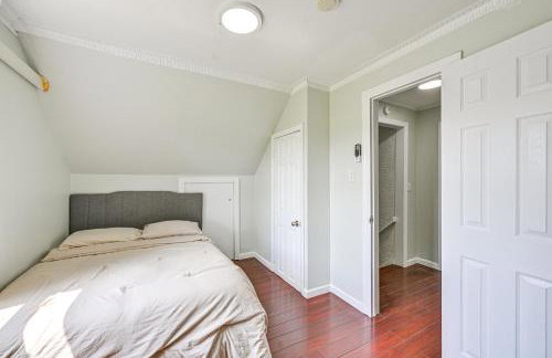 Long Island Duplex By Airport and Train - Foto 21