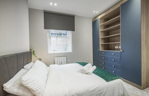 Bright 1 bedroom apartments near Farnham Castle - Photo 33