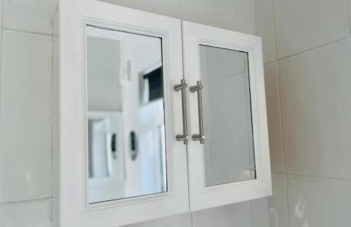 Whitmore House By RMR Accommodations - Newly Refurbed - Modern - Parking - Central - Foto 42