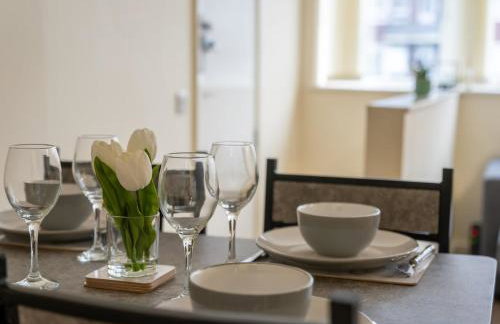 Serene 2BR Retreat Perfect for Long Stays - Foto 26