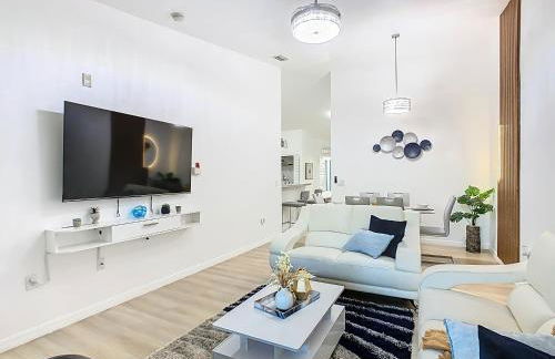 The Galactic Getaway, 3Bed, 2Bath Apartment, Free Parking, Heated Pool - Foto 40