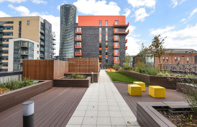 Millharbour Residences - Photo 19