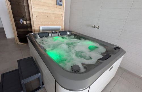 Gîte avec piscine chauffée, spa et vue sur la vallée - FR-1-589-655 - Foto 4