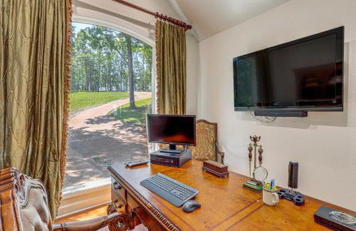 Luxe Home with Panoramic Greers Ferry Lake Views - Photo 10