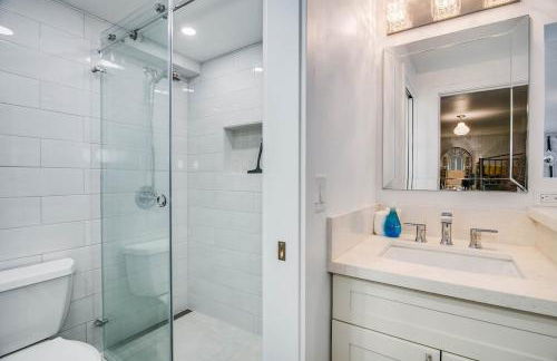 Luxury Beachfront Condo - Photo 13