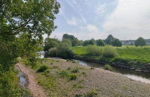 Family Home Near City Centre - Foto 47