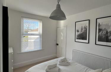 Restored Victorian Home with Private Garden - Foto 29