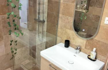 Maison Prestige Le Donjon des Plaisirs Jacuzzi - Foto 8