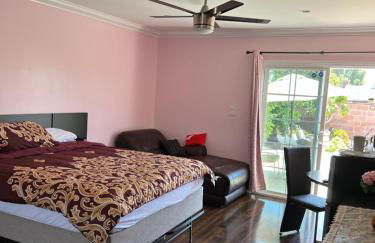 Just The Two Of Us -Romantic Pool View And Private Entry Sleeps 2 Near CSUN CSUN - Foto 12