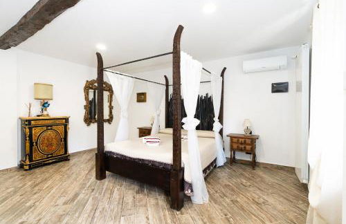 Margot Family - Photo 37