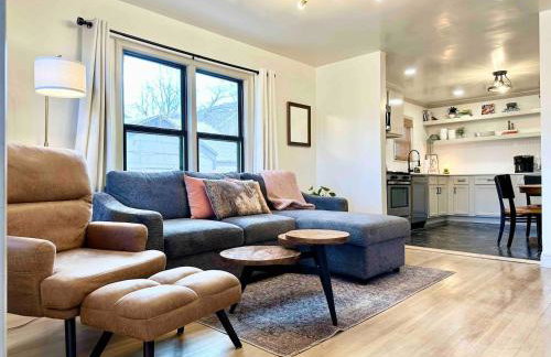 Campus Cottage Kng Bed! Walk To Uco And Downtown - Foto 1