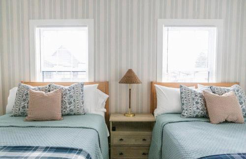 Downtown Indy, Rooftop Deck with Hot Tub, Gym, Bikes, Tesla Charger - Photo 14