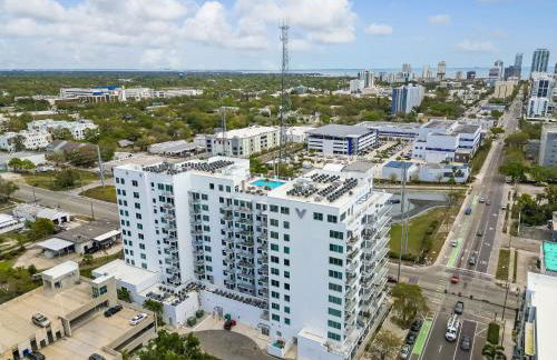 Chic 2BR Getaway Walk to Breweries and Art Walk - Photo 38