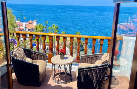 Hillside villa w ocean views, pool & hot tub - Foto 1