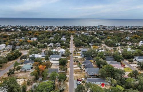 Beachy 3BD Bungalow One Block from Scenic Walkway - Foto 7