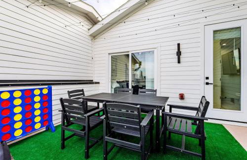 New Modern Dallas Skyline Rooftop Firepit and a Garage - Foto 23