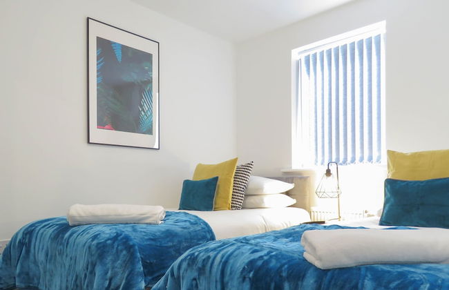 Tudors eSuites Birmingham House with Private Garden Free Parking - Foto 4