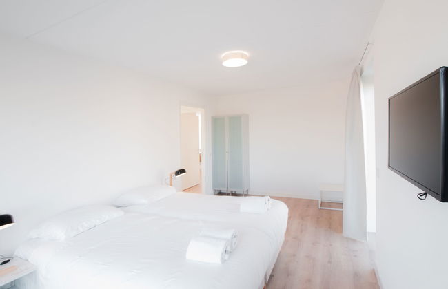 5 bedroom House in Tholen with sauna and hot tub - Photo 6