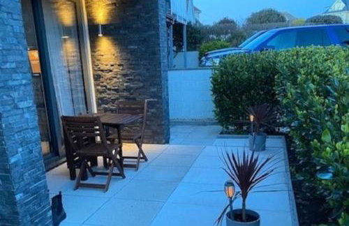 LIKONI 3 by BOURNECOAST - A Modern Apartment with SEA VIEWS, Patio and Parking - FM6193 - Foto 2