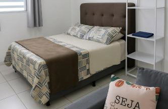 Flat 03 Tranquilo, prático e com ótima localização - Foto 1