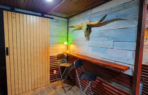 Hill Country Hangar with hottub, 7 minutes from the river and lake - Foto 79