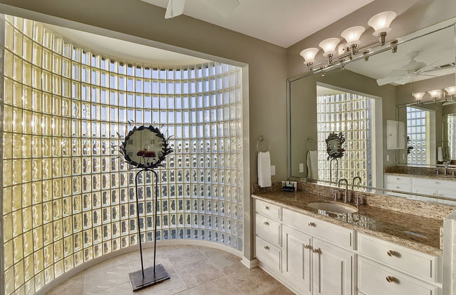 Chateau Soleil - Photo 18