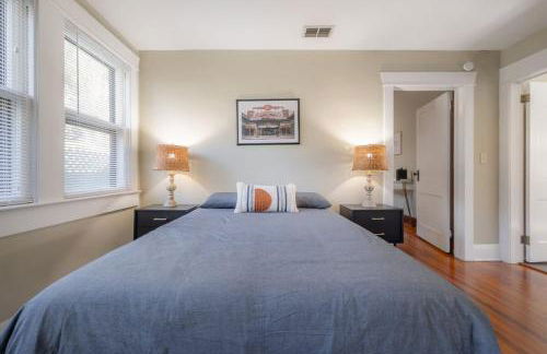 Historic & Cozy Bungalow by Downtown - Foto 25