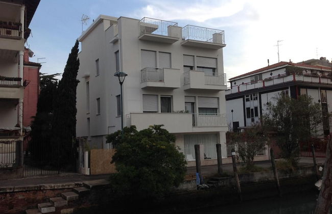 Villa Venice Movie - Photo 60