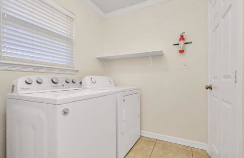 Luxury Retreat with Heated Pool, Firepit, Outdoor Cinema - Foto 65