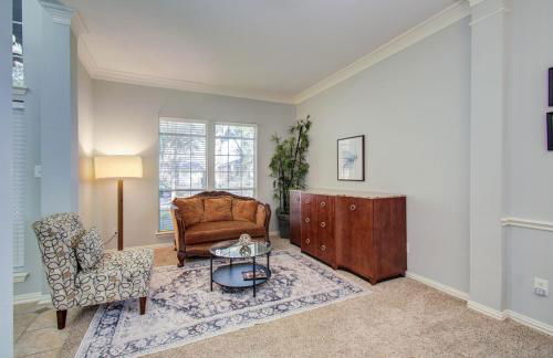 Luxury Pool Home Near Sugar Land Town Center - Photo 31