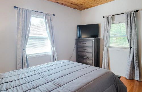 Cozy Home Sleeps 6 Hot Tub Fire Pit Free Ticket - Foto 18