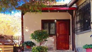 Το Πέτρινο Σπιτάκι - Foto 2