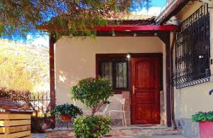 Το Πέτρινο Σπιτάκι - Foto 2