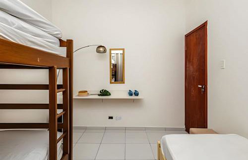 Casa para Famílias e Grupos com Ar-condicionado e Churrasqueira em Praia Grande - Foto 16